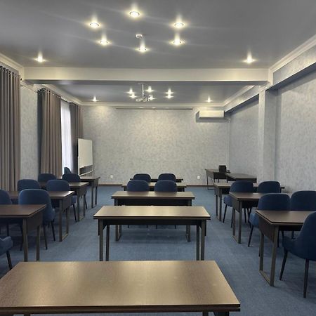 Grand Way Hotel Taraz Zewnętrze zdjęcie