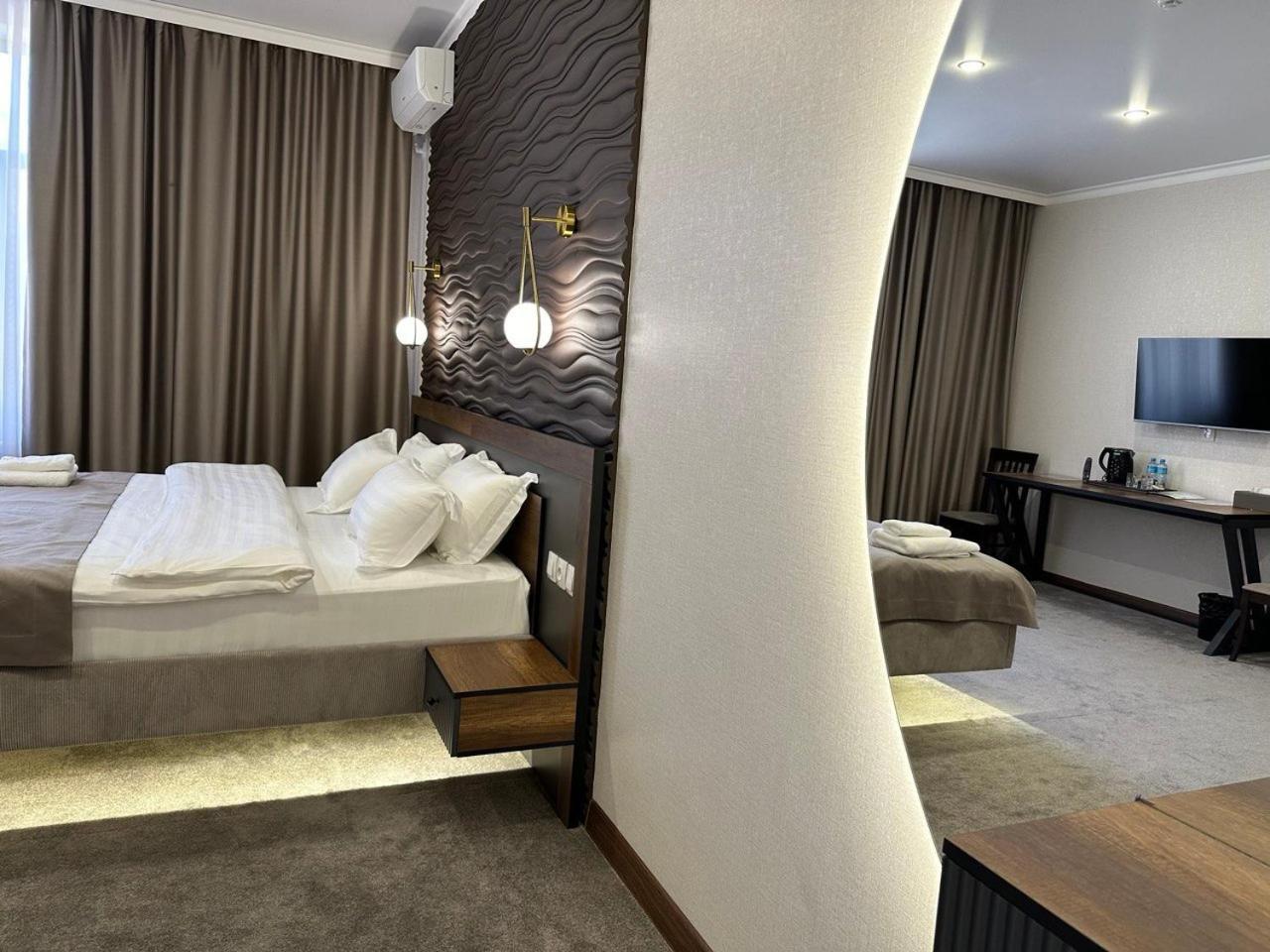 Grand Way Hotel Taraz Zewnętrze zdjęcie