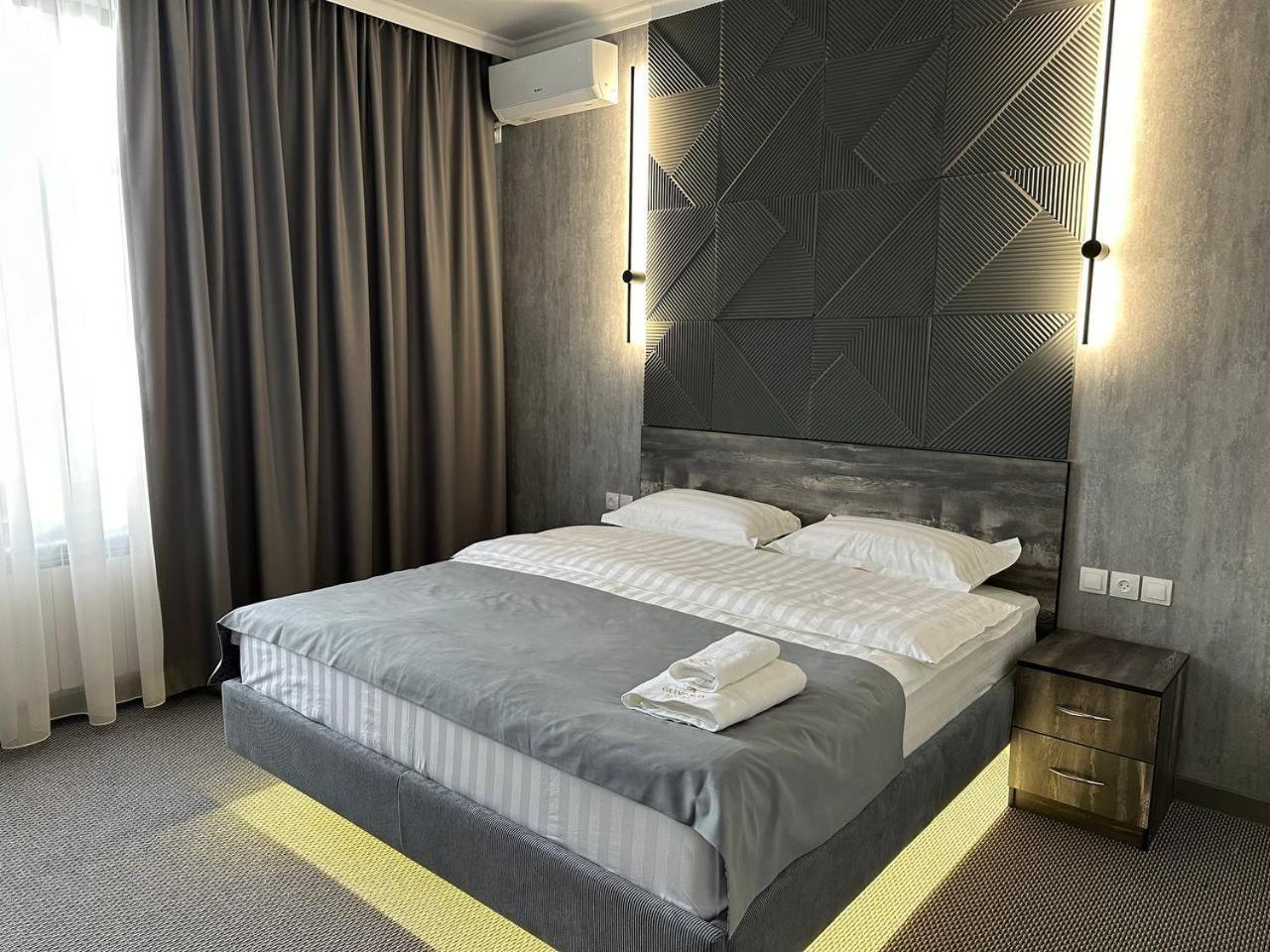 Grand Way Hotel Taraz Zewnętrze zdjęcie