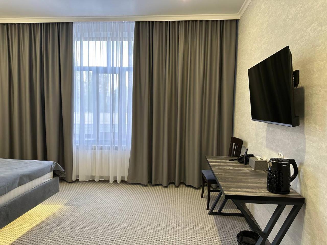 Grand Way Hotel Taraz Zewnętrze zdjęcie
