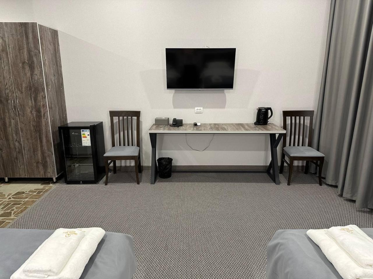 Grand Way Hotel Taraz Zewnętrze zdjęcie