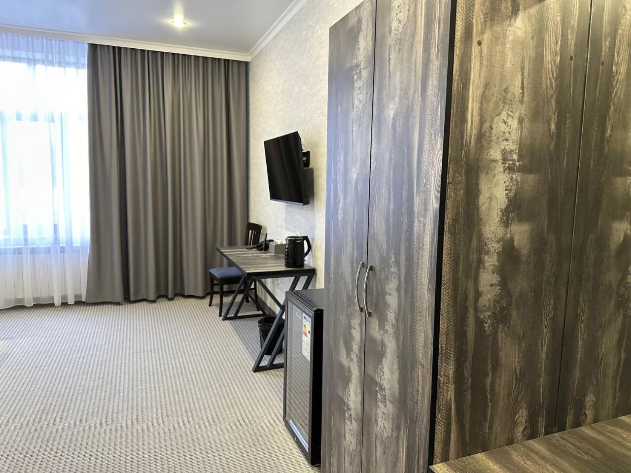 Grand Way Hotel Taraz Zewnętrze zdjęcie